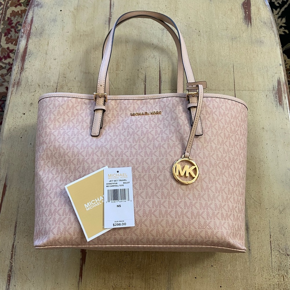Michael Kors Medium Jet Set Carryall Tote.